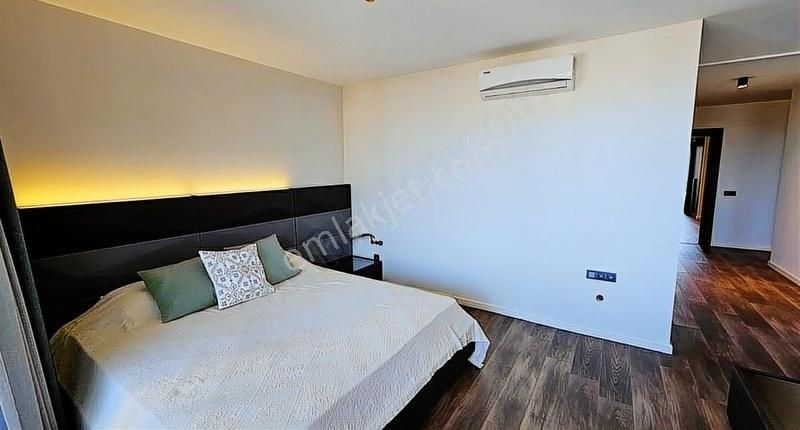 Bodrum Yalıkavak'ta Satılık Deniz Manzaralı Özel Plajlı Villa - Görsel 12