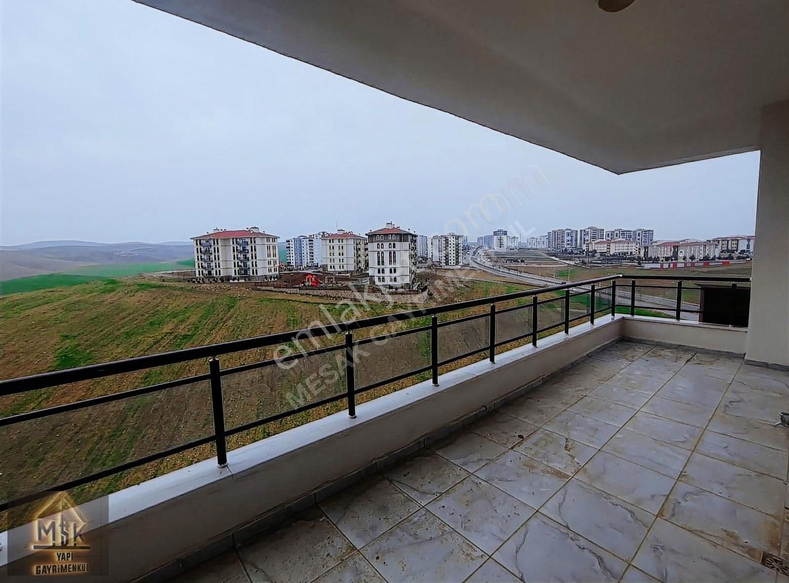 Mesak'tan Üniversite Yolunda Satılık 3+1 Sıfır Lüx Daire