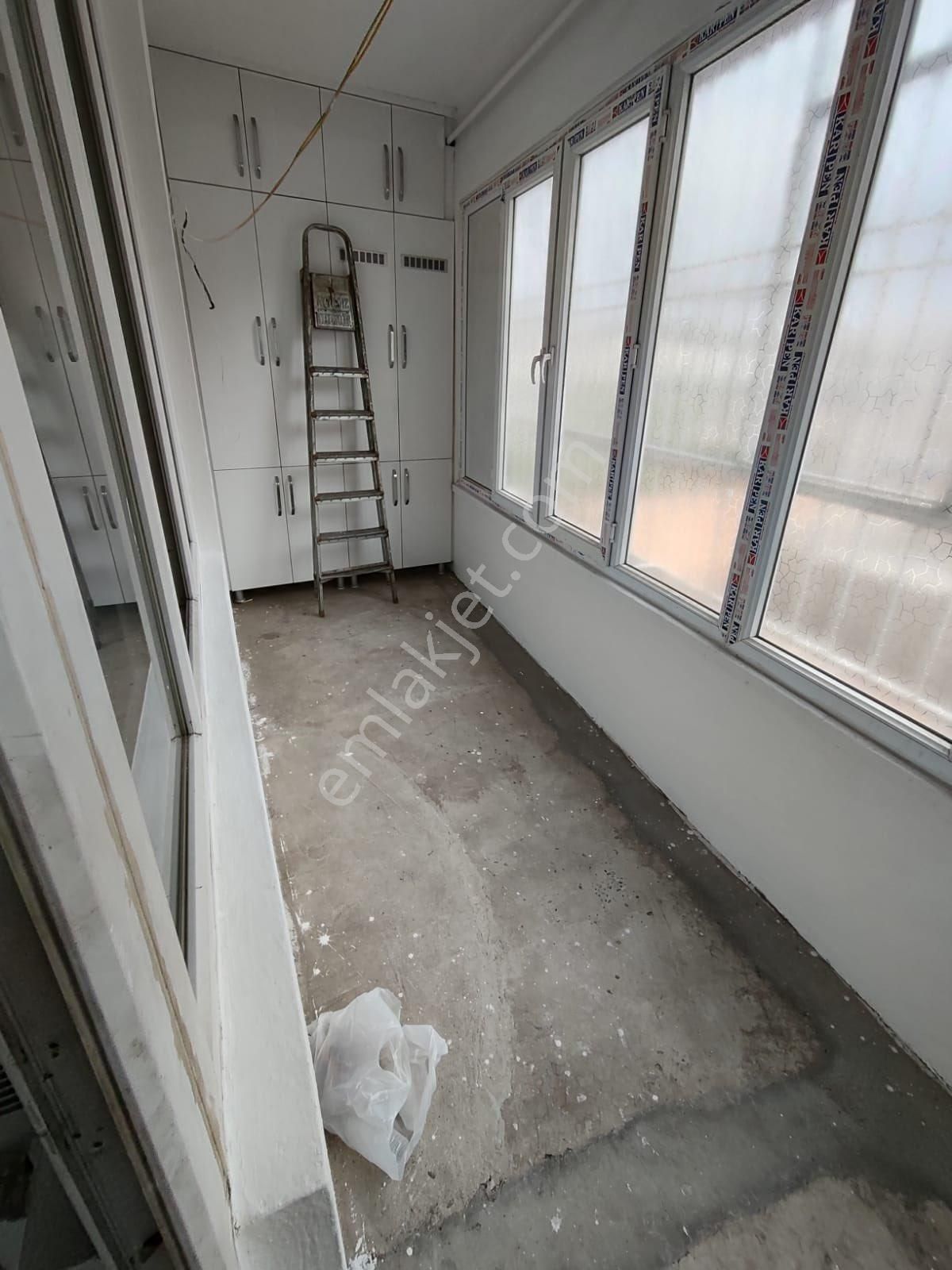 Cumhuriyet De 110m 2 Kat Ve 1 Garaj, 3 Er Odalı, Doğalgazlı Ev - Görsel 5