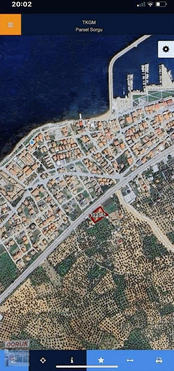 İzmir Yoluna Cephe İçinde Ruhsatlı Bina Olan Satılık Arazi.