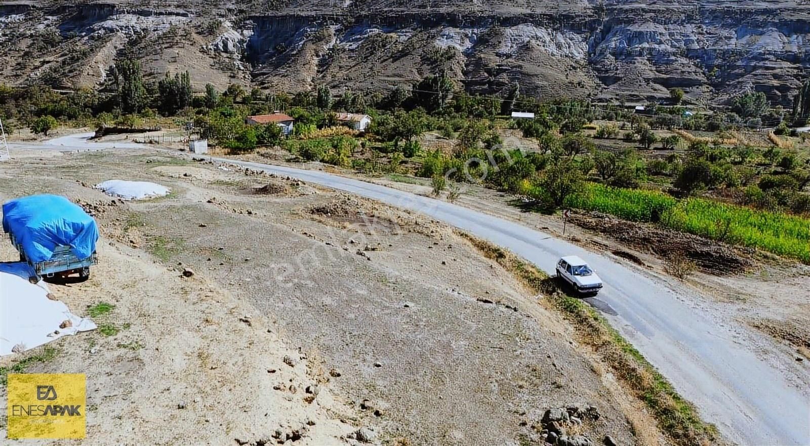 Meram Yeşildere'de Asvalt Cephe 361 M2 Bahçe