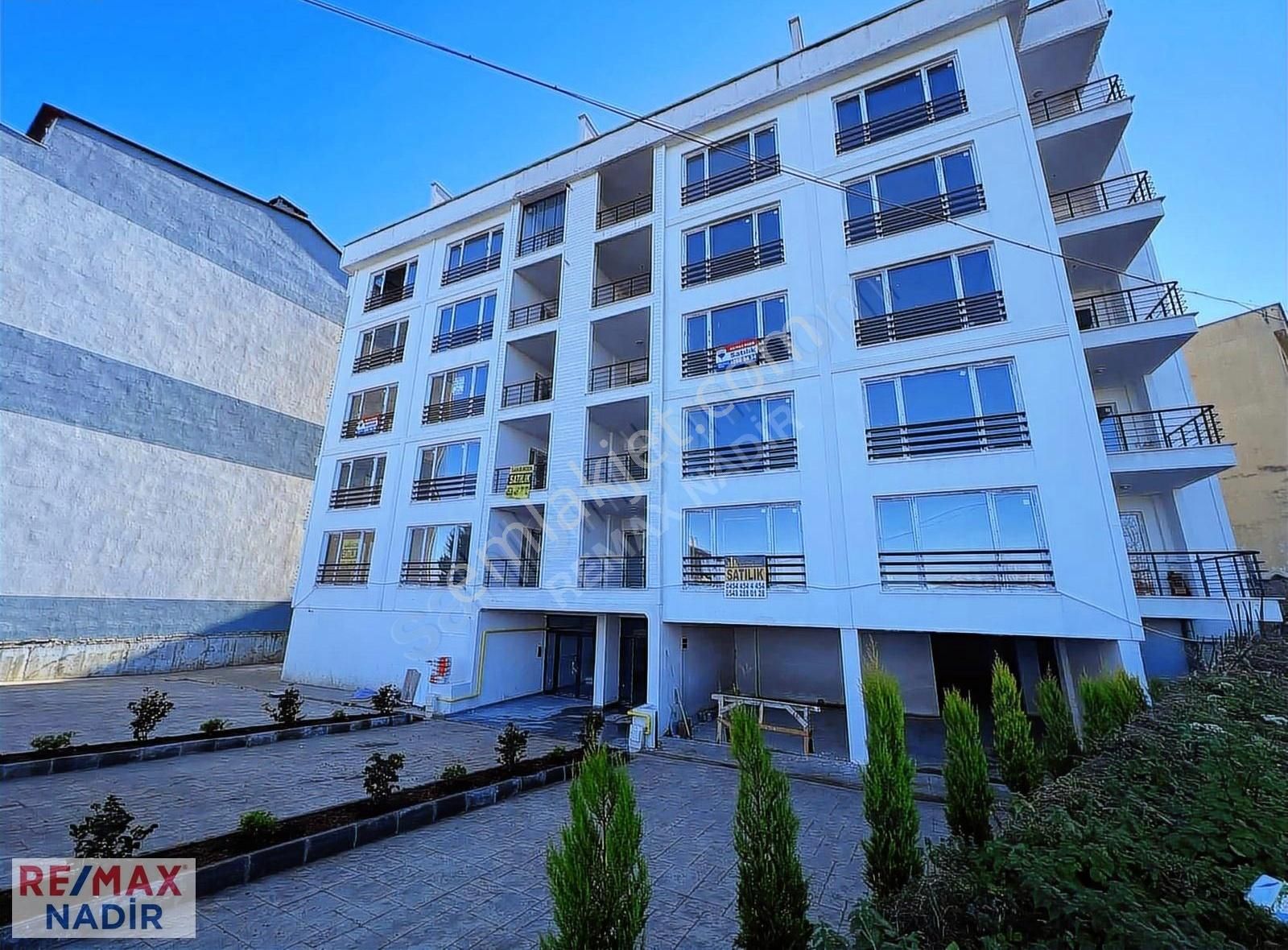 Remax Nadir'den Kavaklar Mah.sinde Deniz Manzaralı 3+1 Satılık