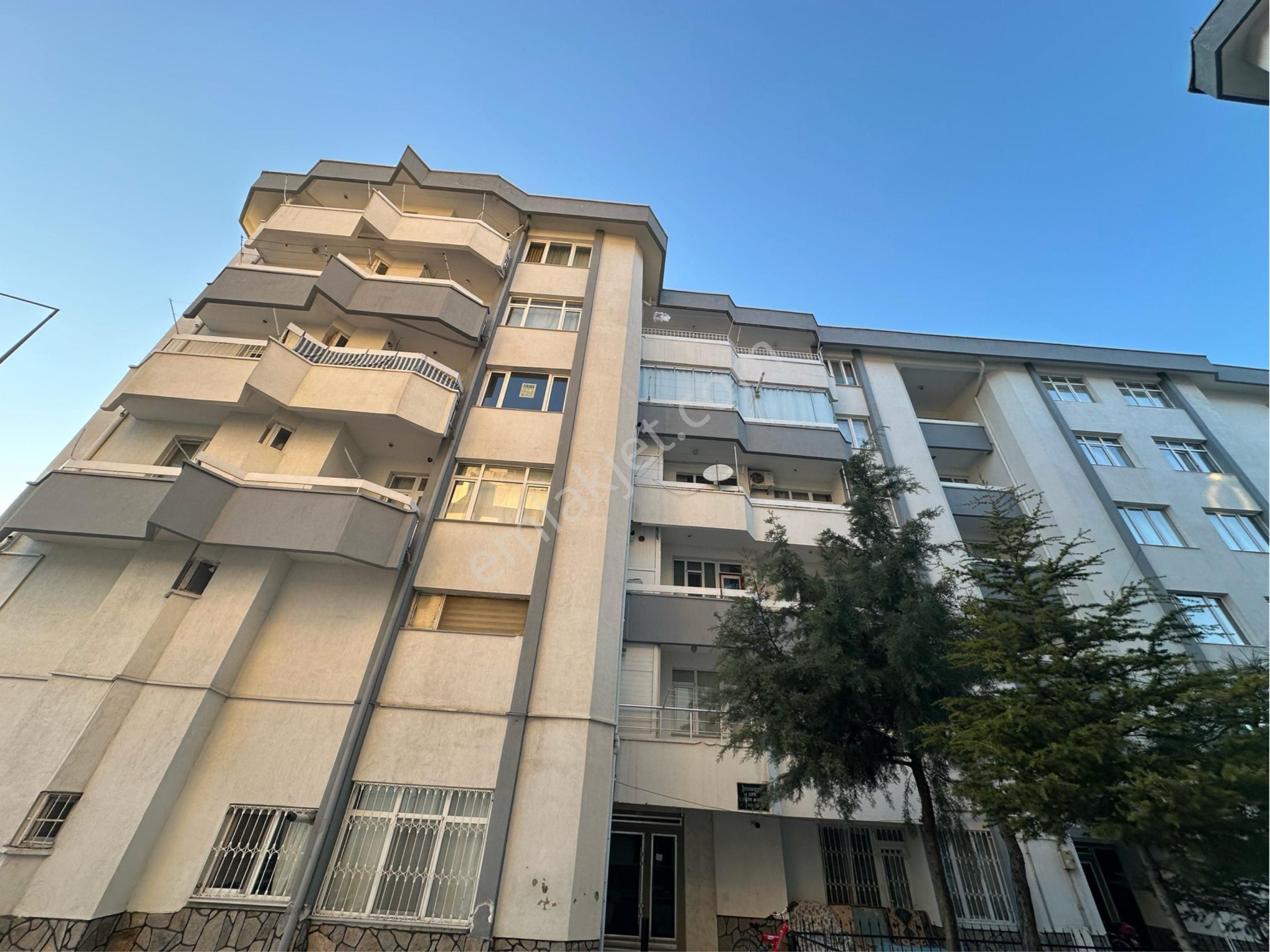 K.bölcek Mah.kat:3 3+1 Kombili Asansörlü Arakat Güney Full