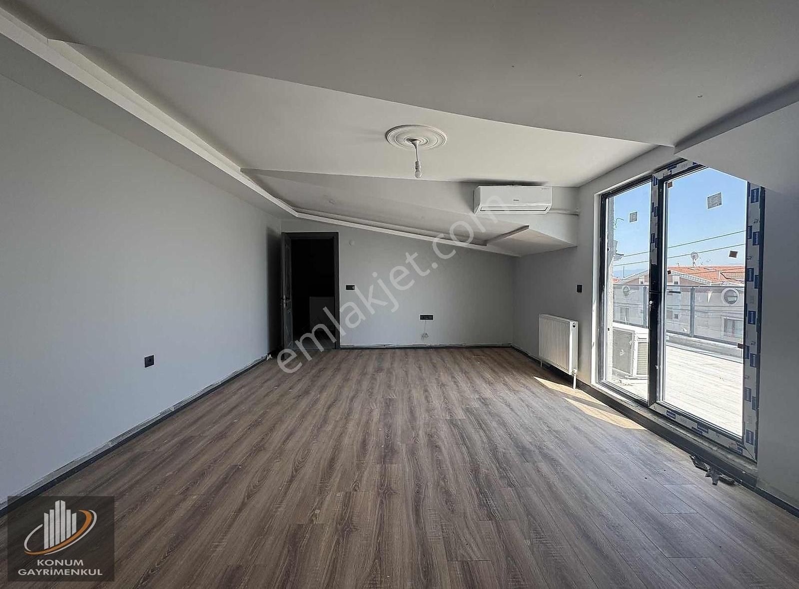 Konum Emlaktan Cami Mh. Deniz Manzaralı 3+1 Dubleks Daire - Görsel 3