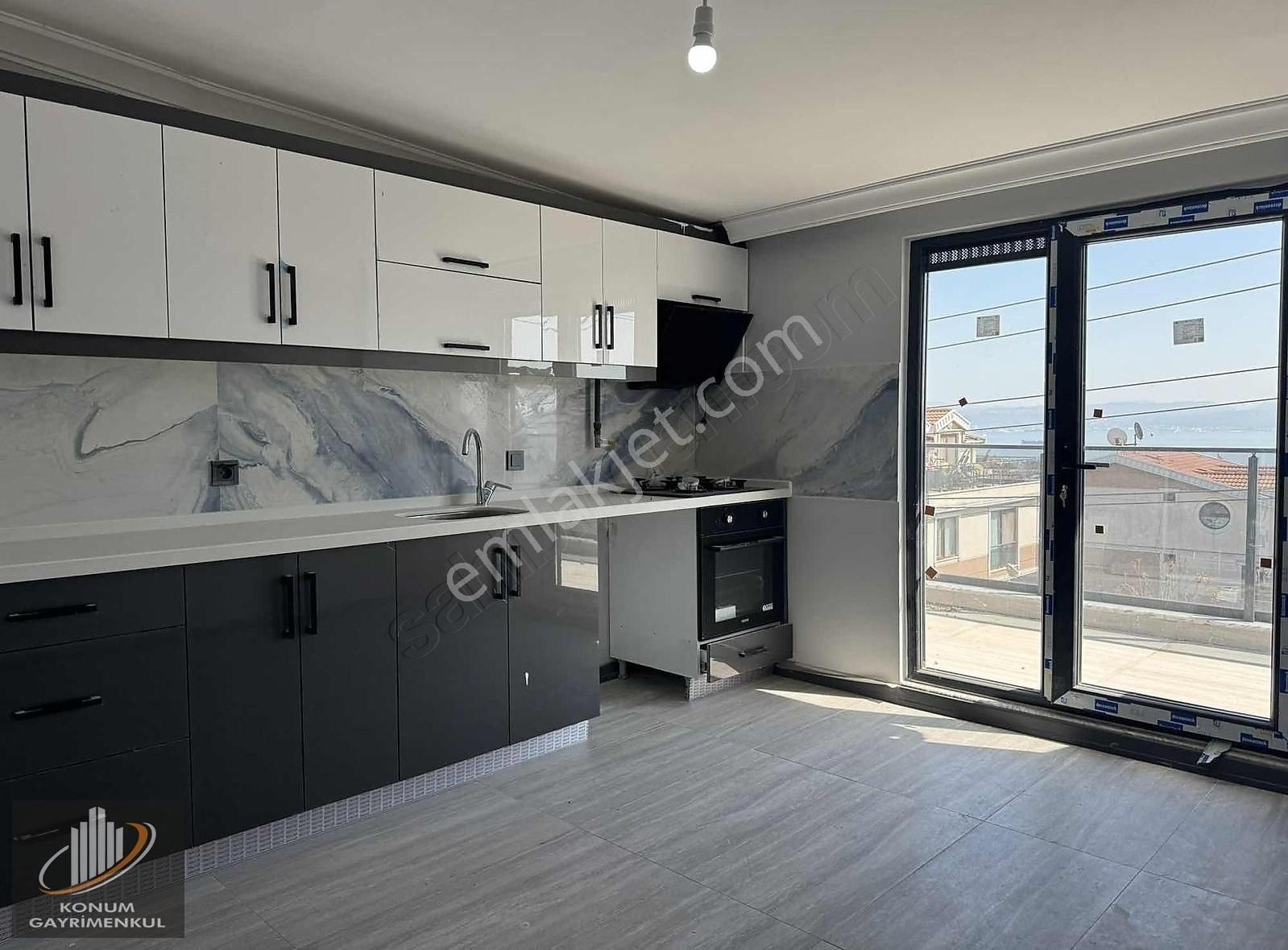 Konum Emlaktan Cami Mh. Deniz Manzaralı 3+1 Dubleks Daire - Görsel 4