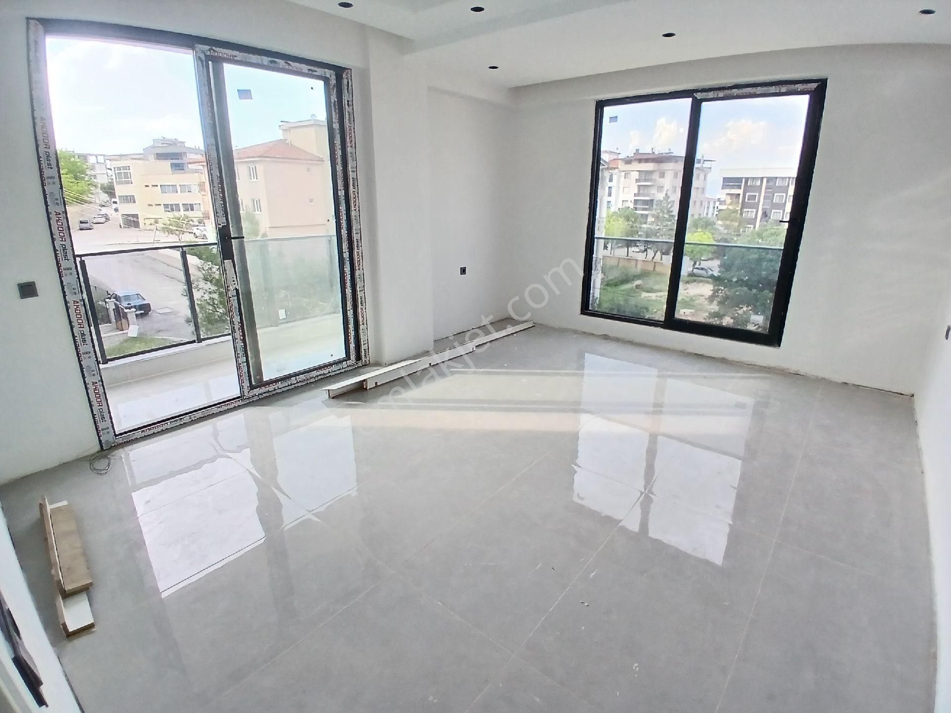 Şemikler'de Sıfır, Ebeveyn Banyolu, 2+1 90 M2. Cinkaya Sağlık Ocağı Yakınında