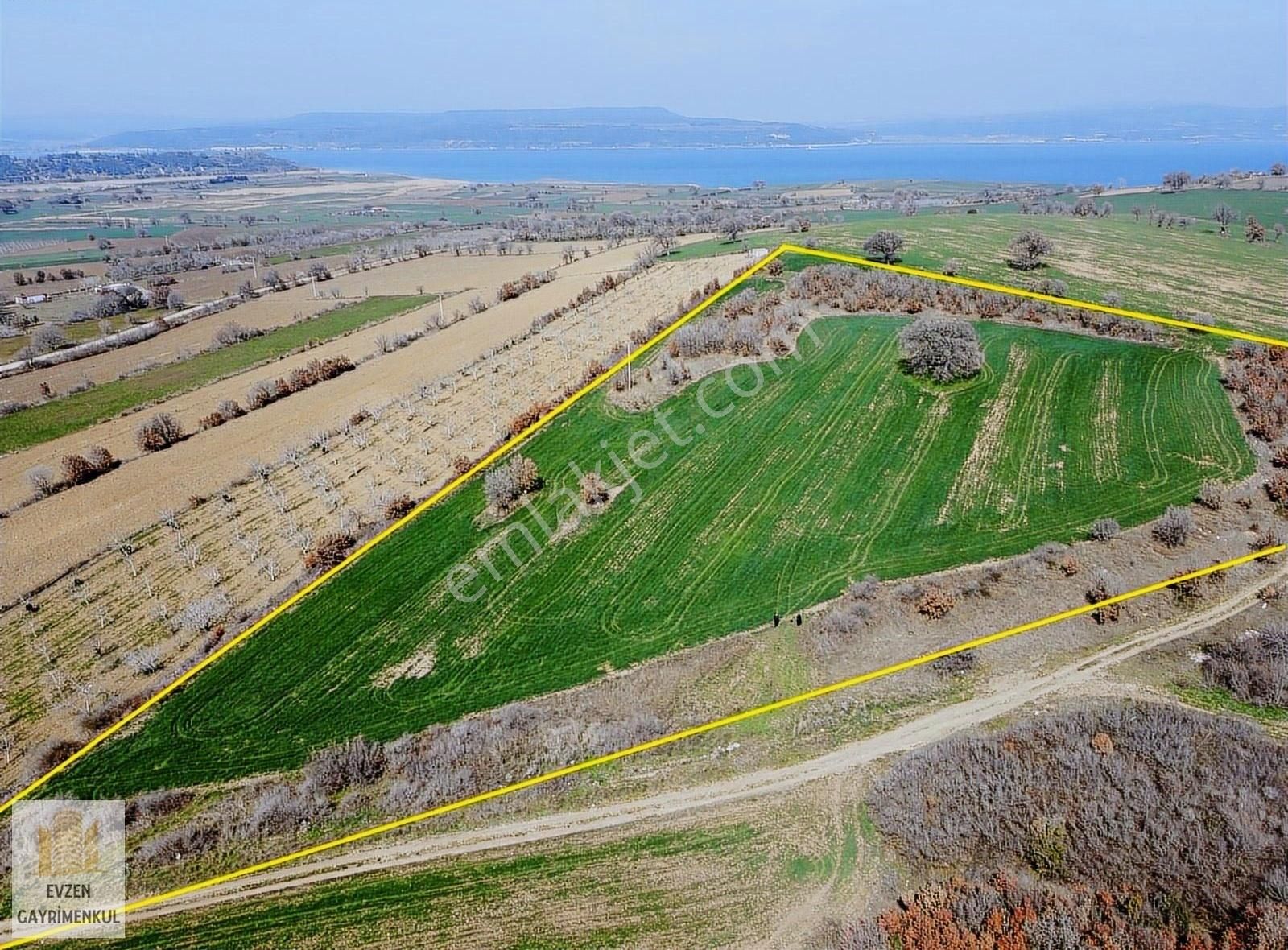 Çanakkale Merkez Karacaören'de İmara Yakın 387 M2 Hisse