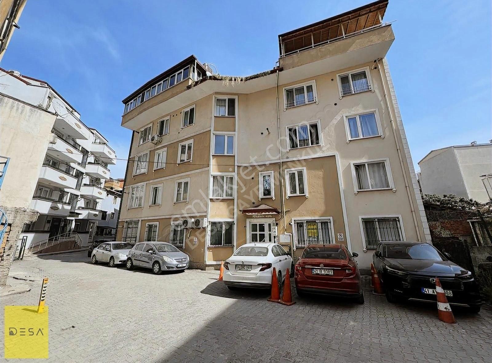 İzmit Çarşı Merkezde Satılık 2+1 Amerikan Mutfak Daire