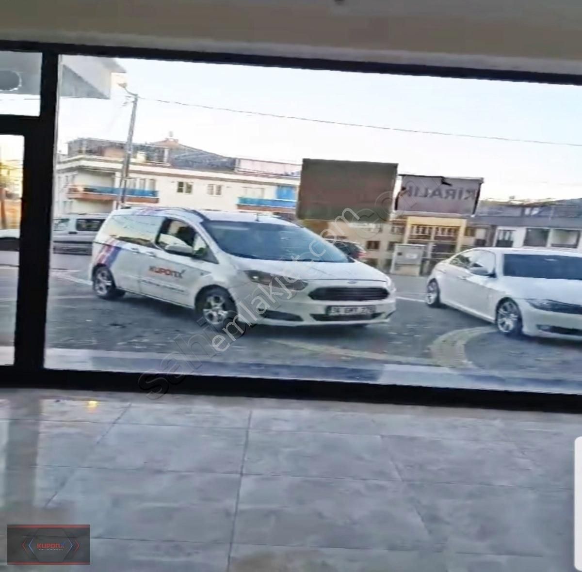 Kavaklı Merkezde İki Katlı Kiralık Dükkan