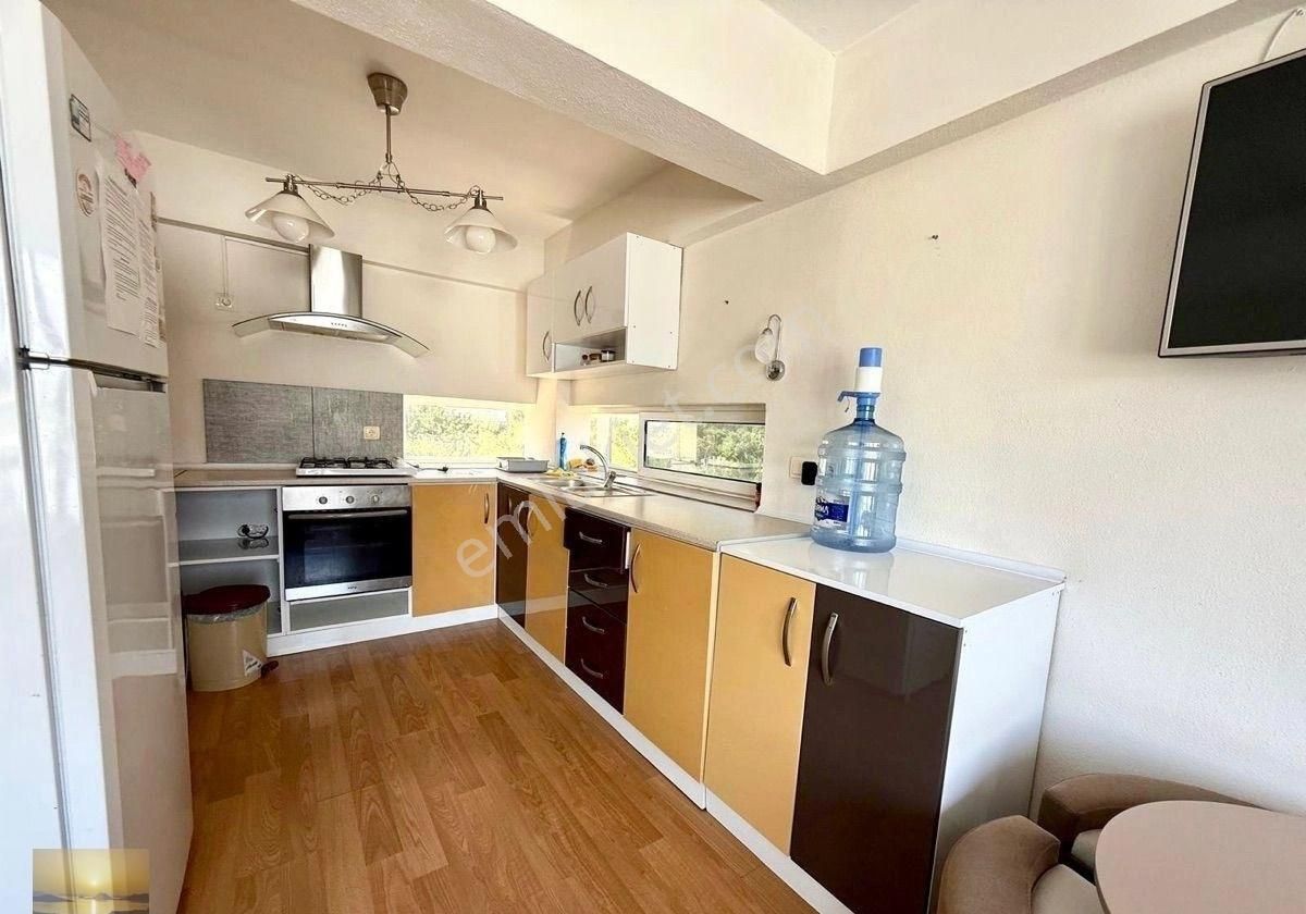 Denize Sıfır Sitede Müstakil Bahçeli Özel Havuzlu Ev - Görsel 13