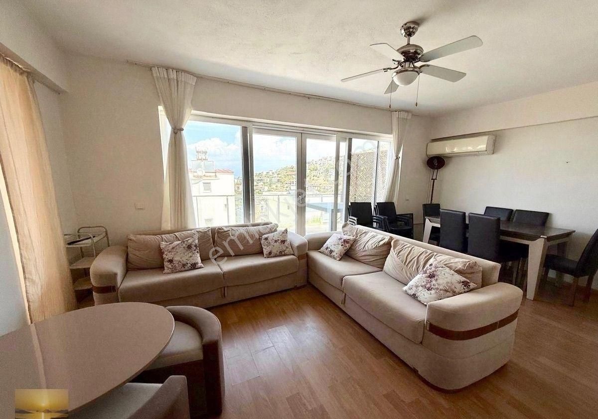 Denize Sıfır Sitede Müstakil Bahçeli Özel Havuzlu Ev - Görsel 5