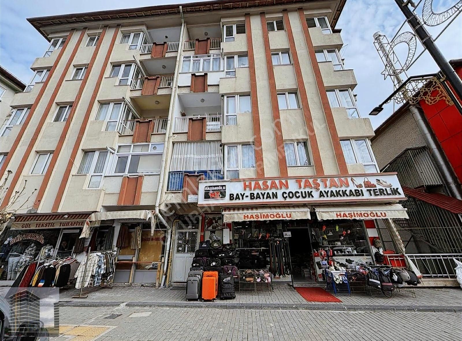 Öz Urhandan Sivas Diriliş Mah. Ptt Civarı Satılık 3+1 Daire