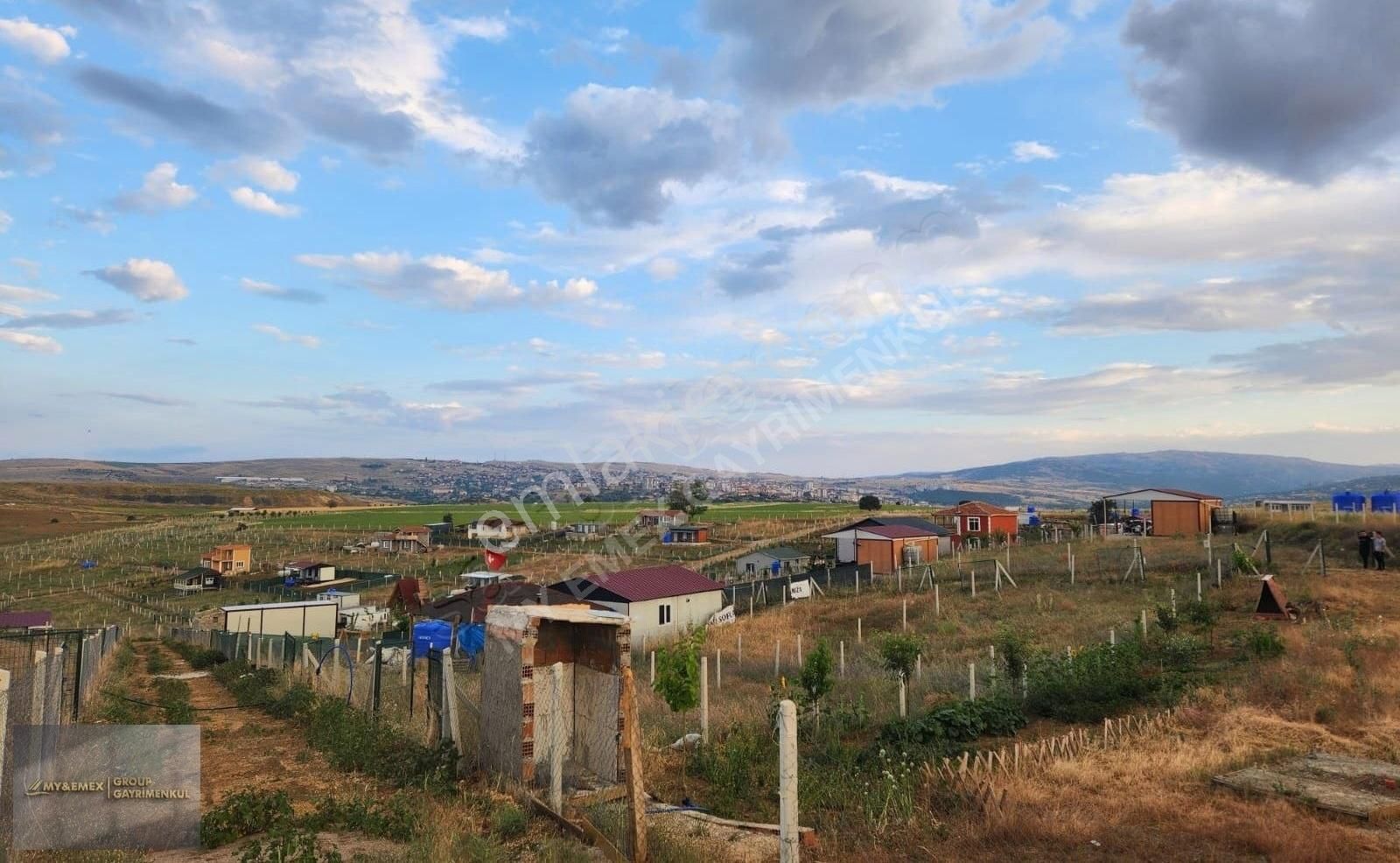 Acil Satılık 1000 M2 Hobi Bahçesi