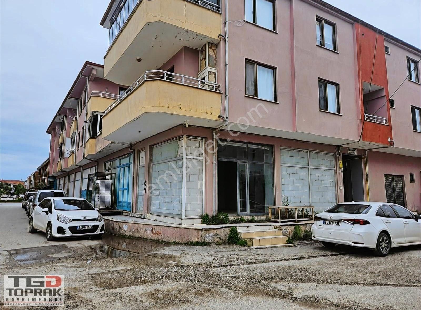 Plaj Caddesi A101 Arkası Kiralık 41 M2 Dükkan