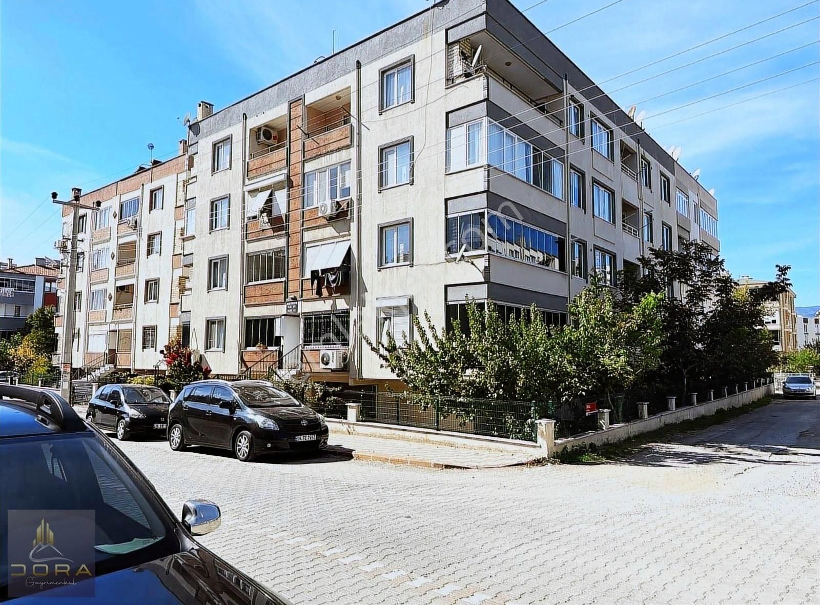 Dora Dan Satılık İkizçayda Ebeveyn Banyolu Geniş 3+1 Daire