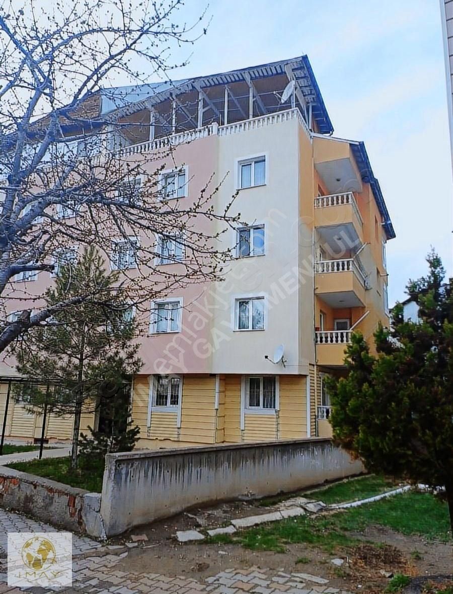 İmay Gayrımenkul'den Gazı Lısesı Yakınında Satılık 3+1 Daıre