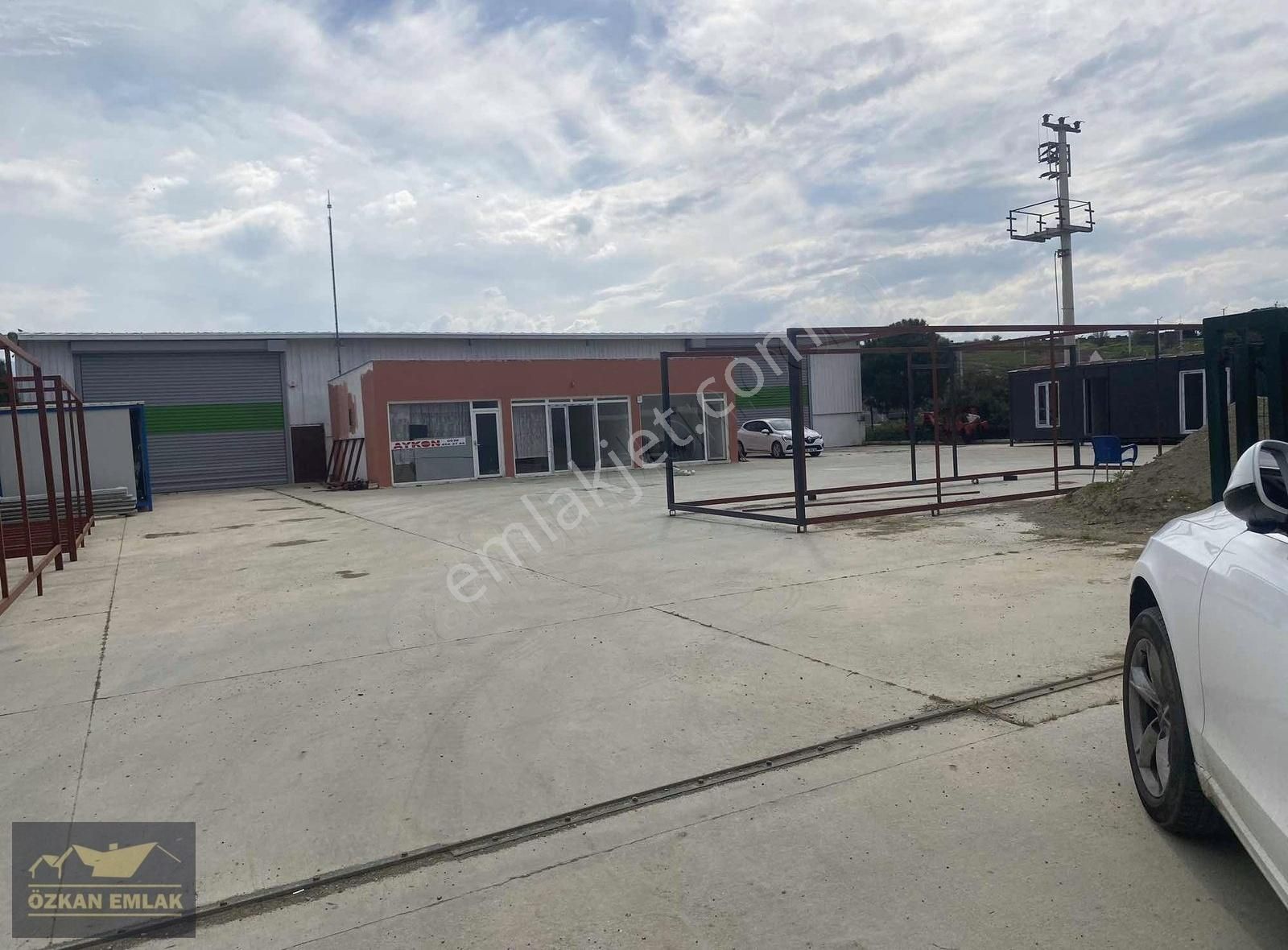 İzmir Tire Karateke Mahallesi Ana Yola Sıfır Kiracılı İş Yeri