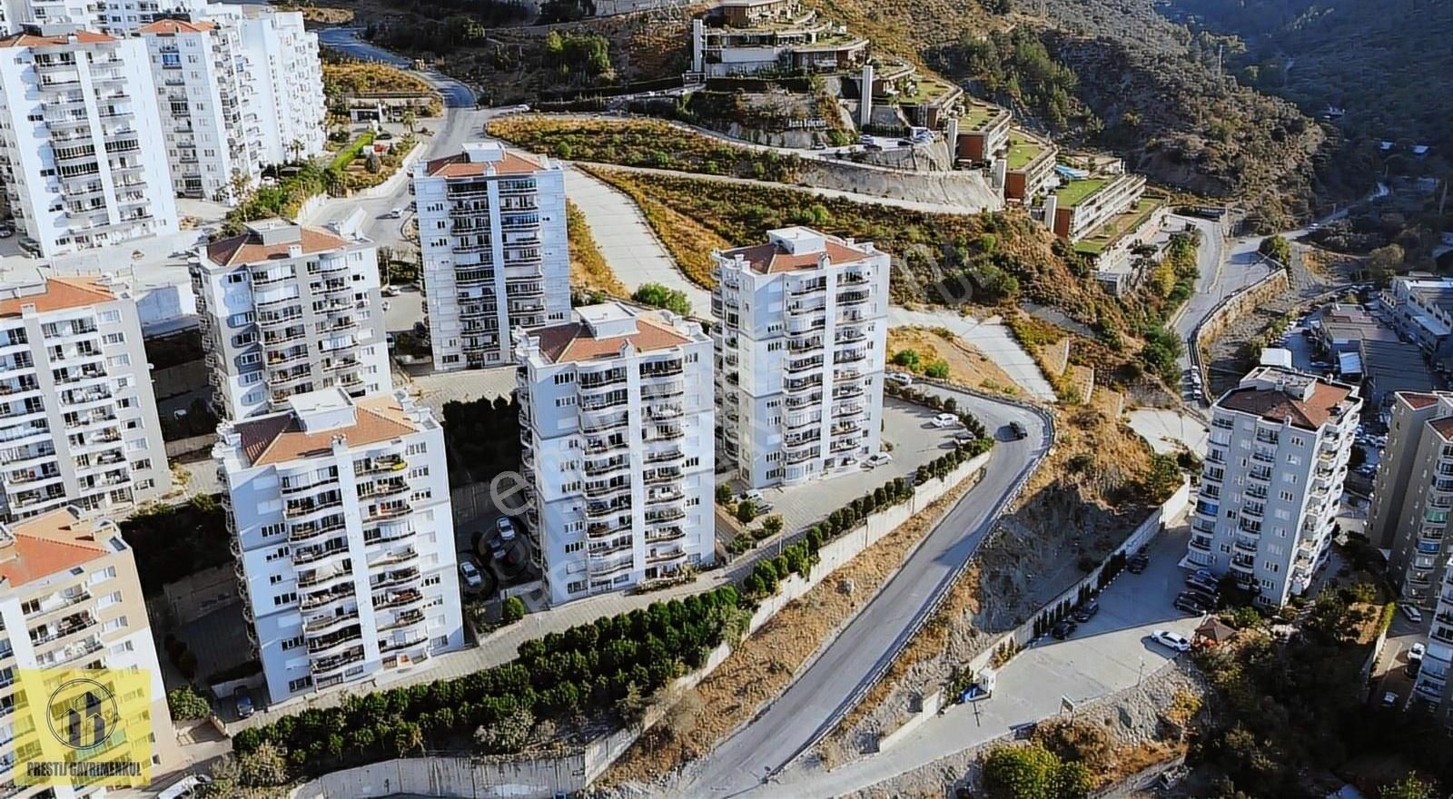 Narlıdere Site İçi Deniz Manzaralı Ara Kat Kiralık 3+1 Daire