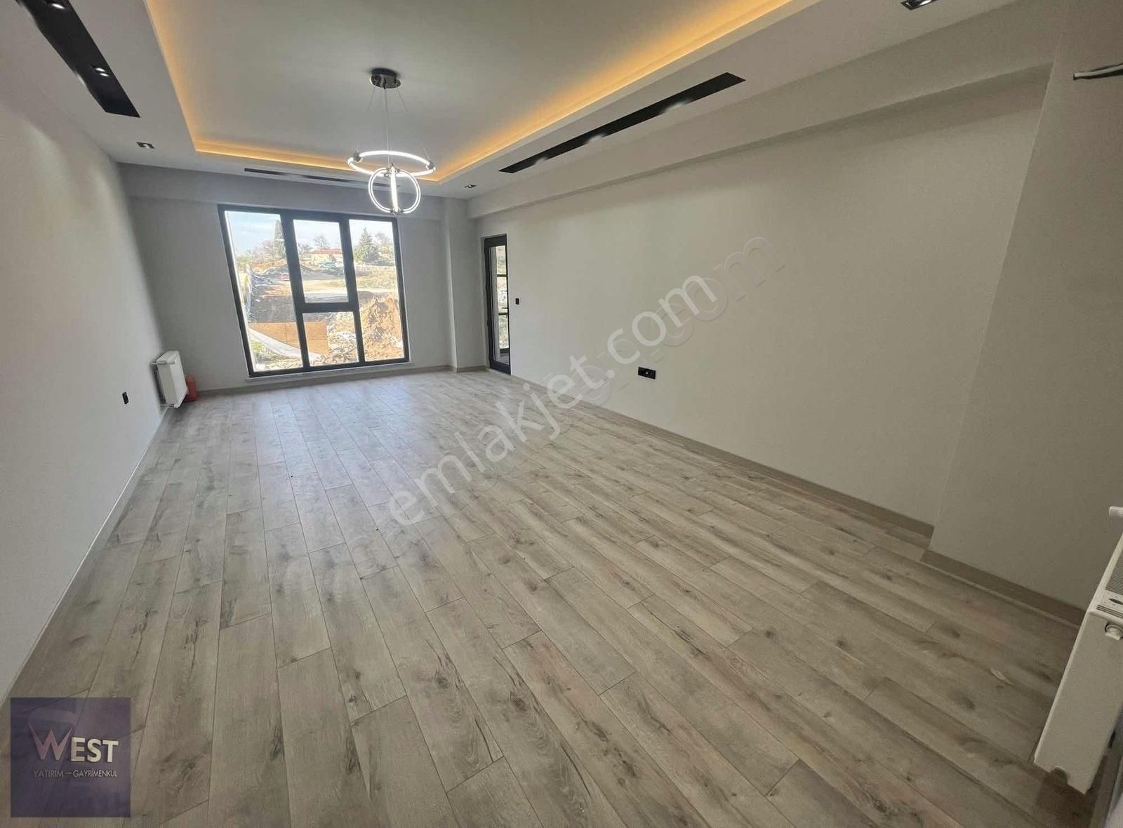 Esenlerde 2 Blok Site İçerisinde Geniş Lüx 3+1 Daireler