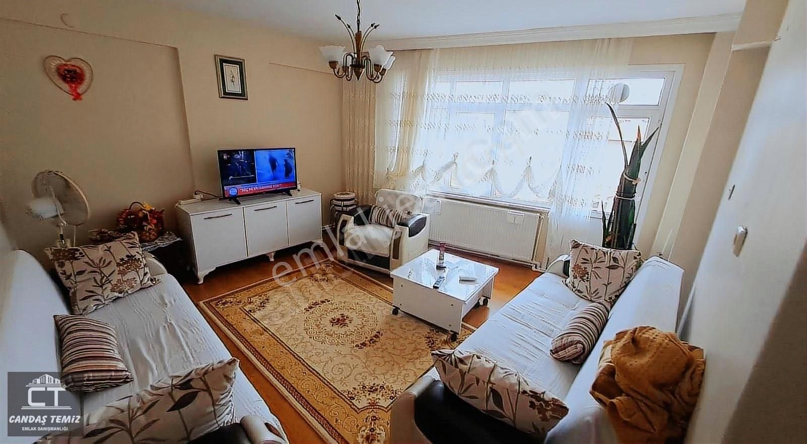 Ct Emlak'tan Cevizli'de Ana Cadde Üzerinde 2+1 Satılık Daire