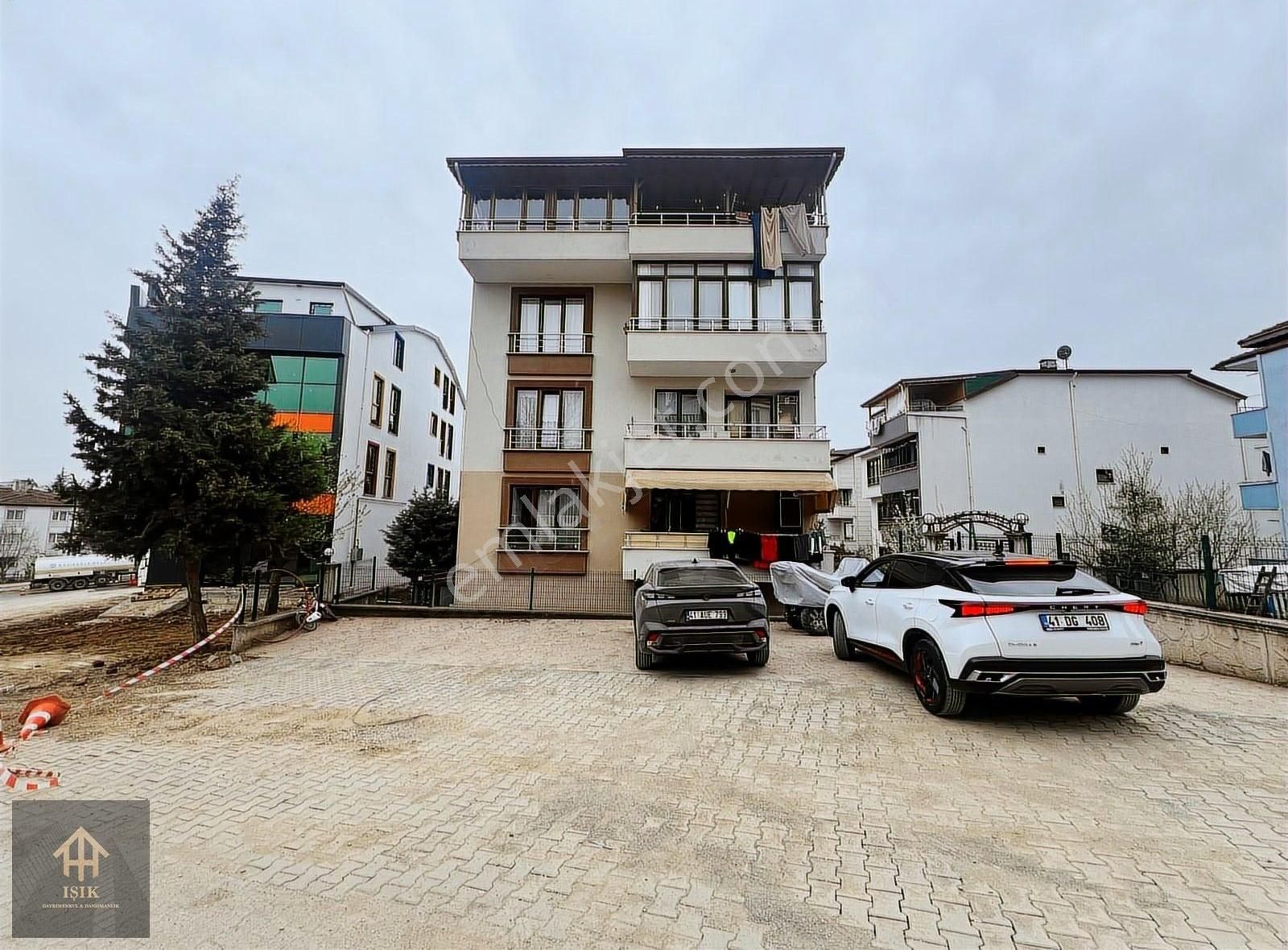 Başiskele Serdar Mah. Acilll Satılık 2+1 Eğimzsiz Dubleks Daire