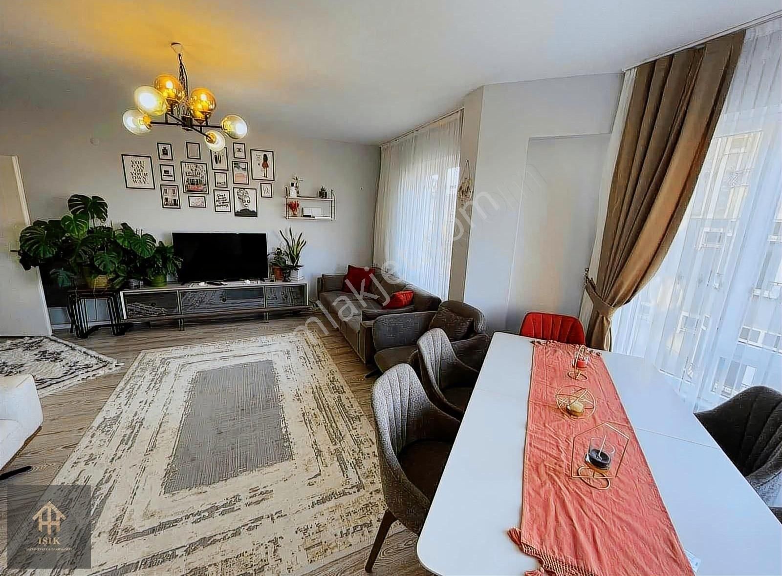 Kuruçeşme Radarda Deniz Manzaralı Site İçinde Satılık 3+1 Daire