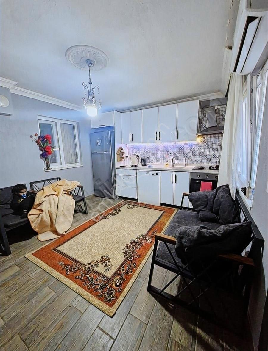 Vizyon Emlaktan Çarşı Merkezde Alt Ve Üst Kat Ayrı Müstakıl Ev