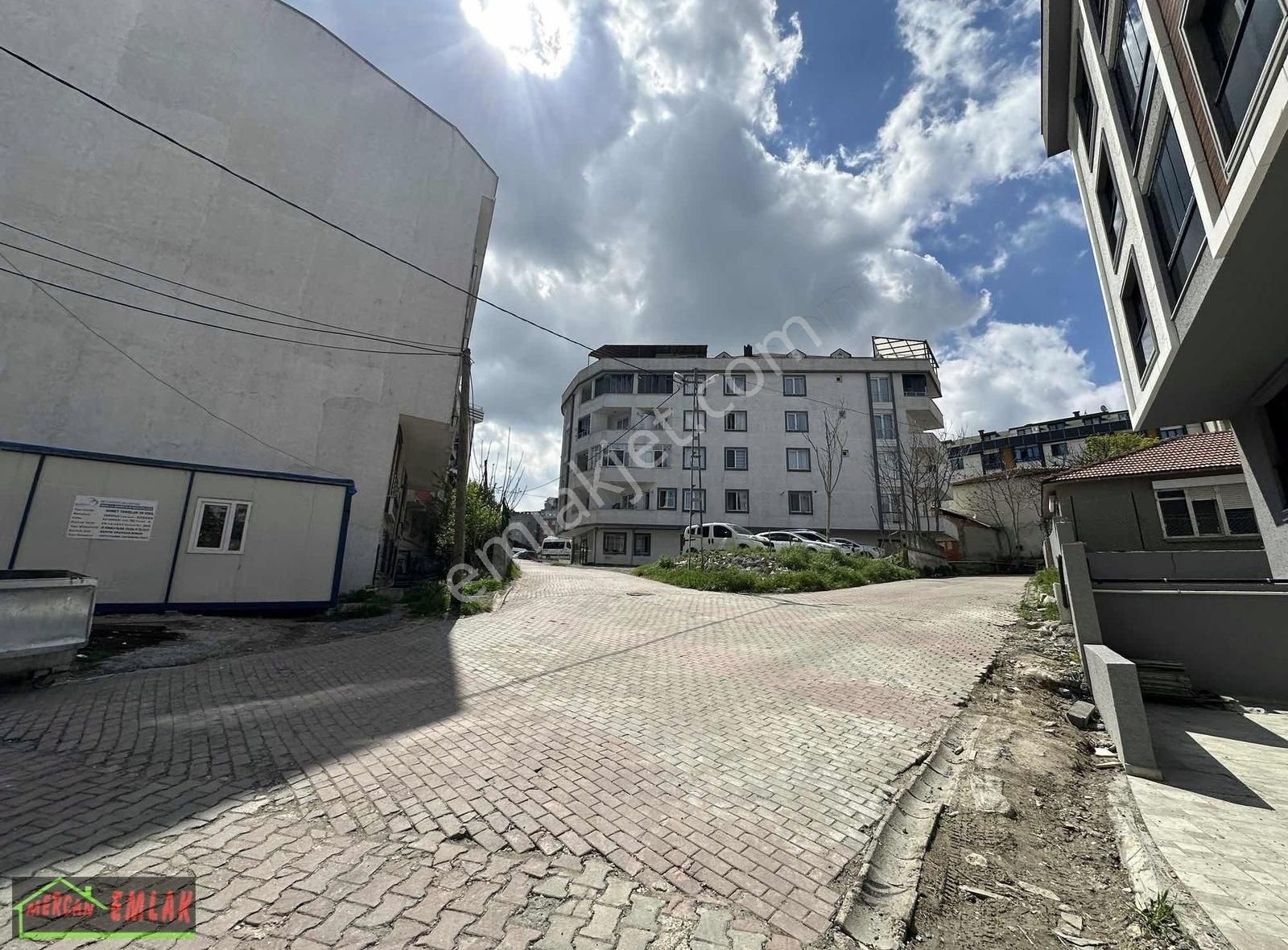 Beylikdüzü Yakuplu Merkezde Düz Giriş