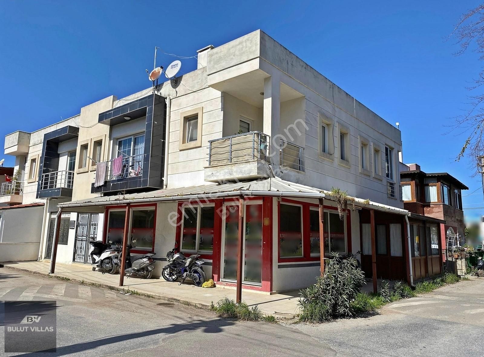 Turgutreis De Ana Caddeye Çok Yakın 84 M2 Kiralık Köşe Dükkan