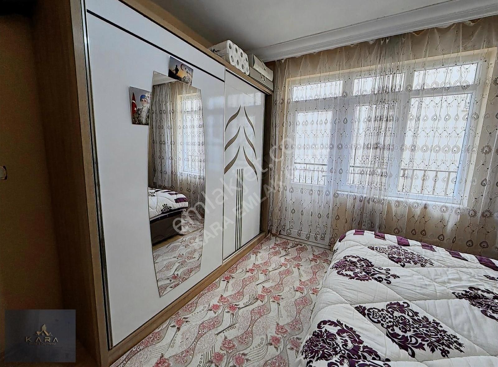 Şehir Merkezinde Satılık 4+1 180 Mt2 Daire(ebeveyn Banyolu)