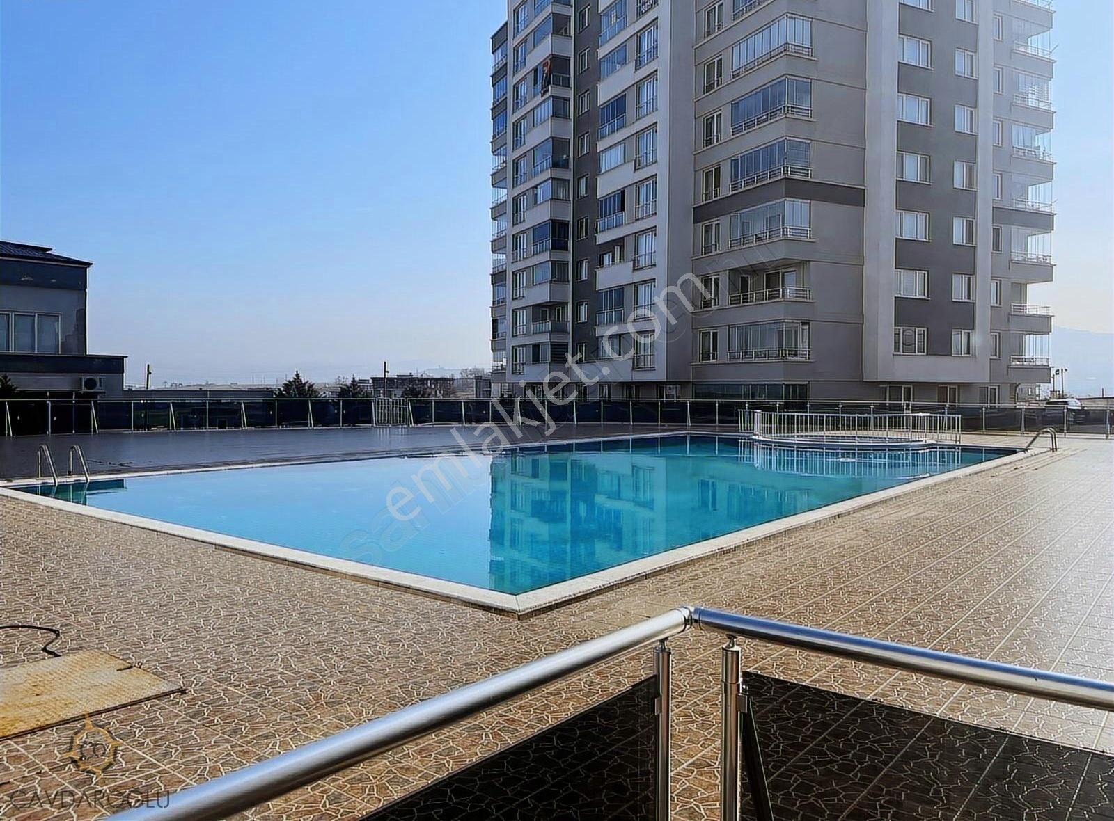 Atakum Alanlı'da Panoroma Sitesinde Kiralık Eşyalı 1+1 Daire