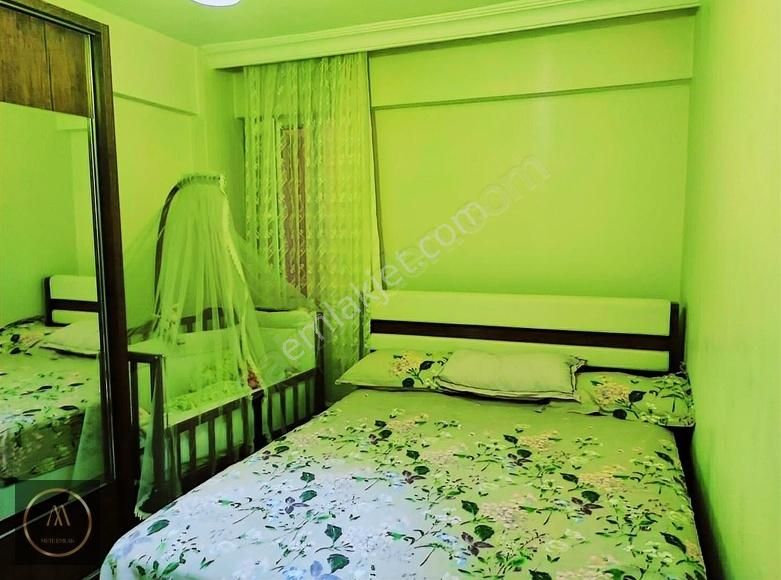 Bahçelievler De Satılık Arakat Daire 3+1
