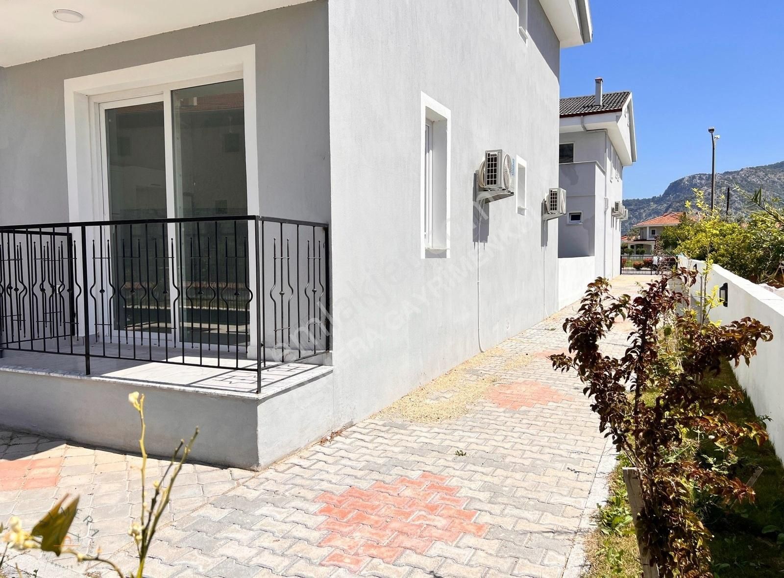 Ortaca Dalyan'da Havuzlu Binada Kiralık Sıfır 2+1 Daireler - Görsel 17