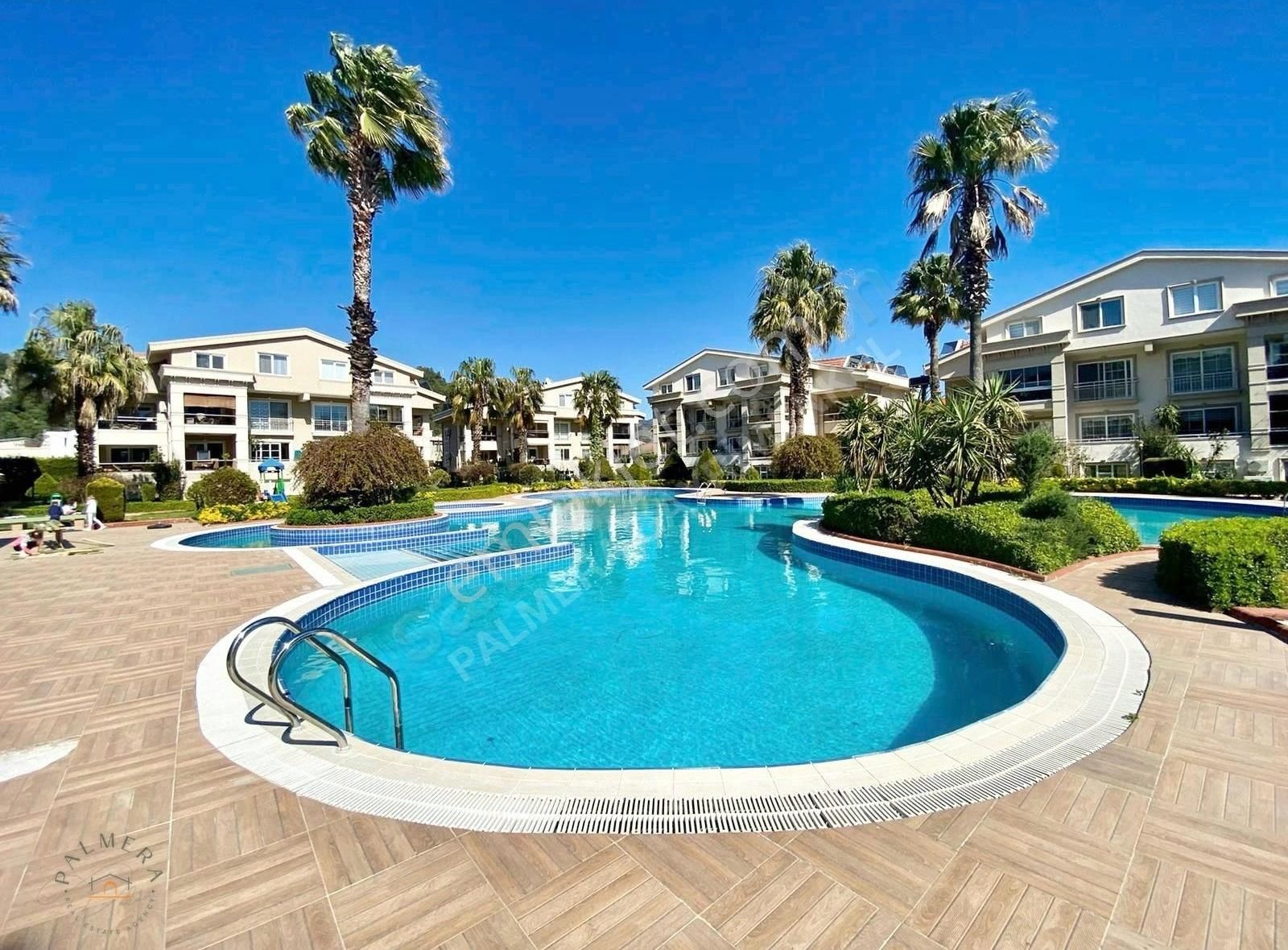 Marmaris Camiavlu'da Nezih Havuzlu Site İçinde Satılık 3+1 Daire