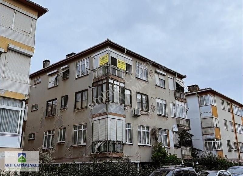 *artıdan Bçekmece Sahilde Yarısı Bizden Uygun Satılık 1+1 Daire*