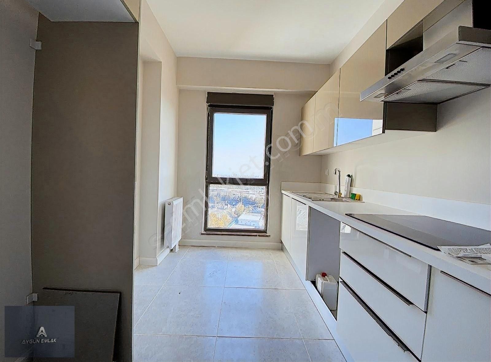 Suryapı'da Deniz Manzaralı 2+1 Ebeveyn Banyolu Satılık Daire
