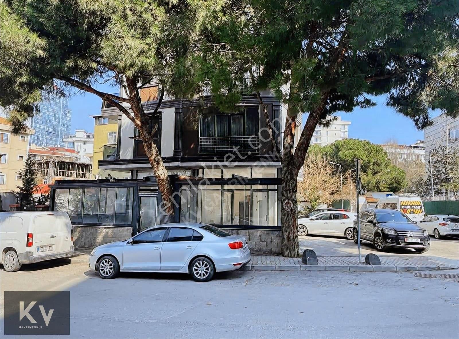 Kv Gayrimenkul'den Kartal Adliyesi Yanı Satılık Dükkan