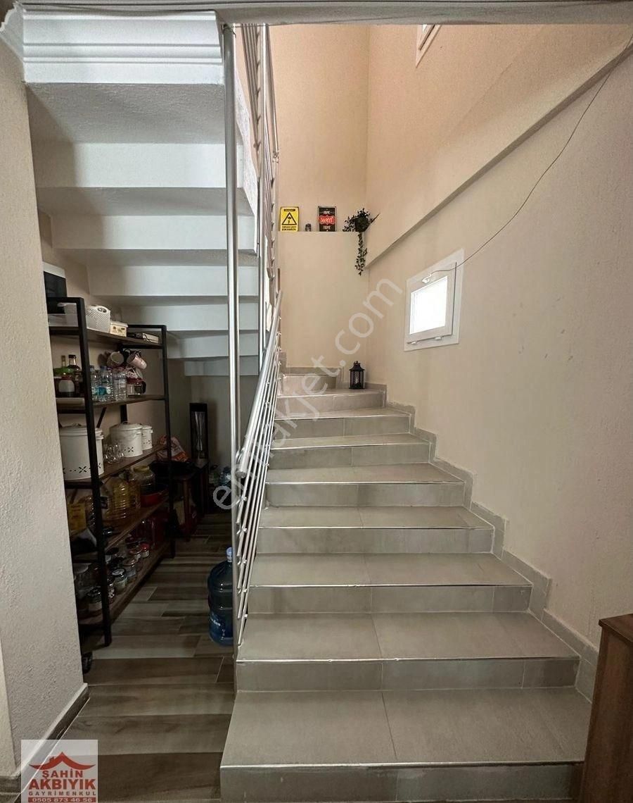 Bornova Atatürk Mah. 3+1 D.gazlı 130 M2 Dubleks