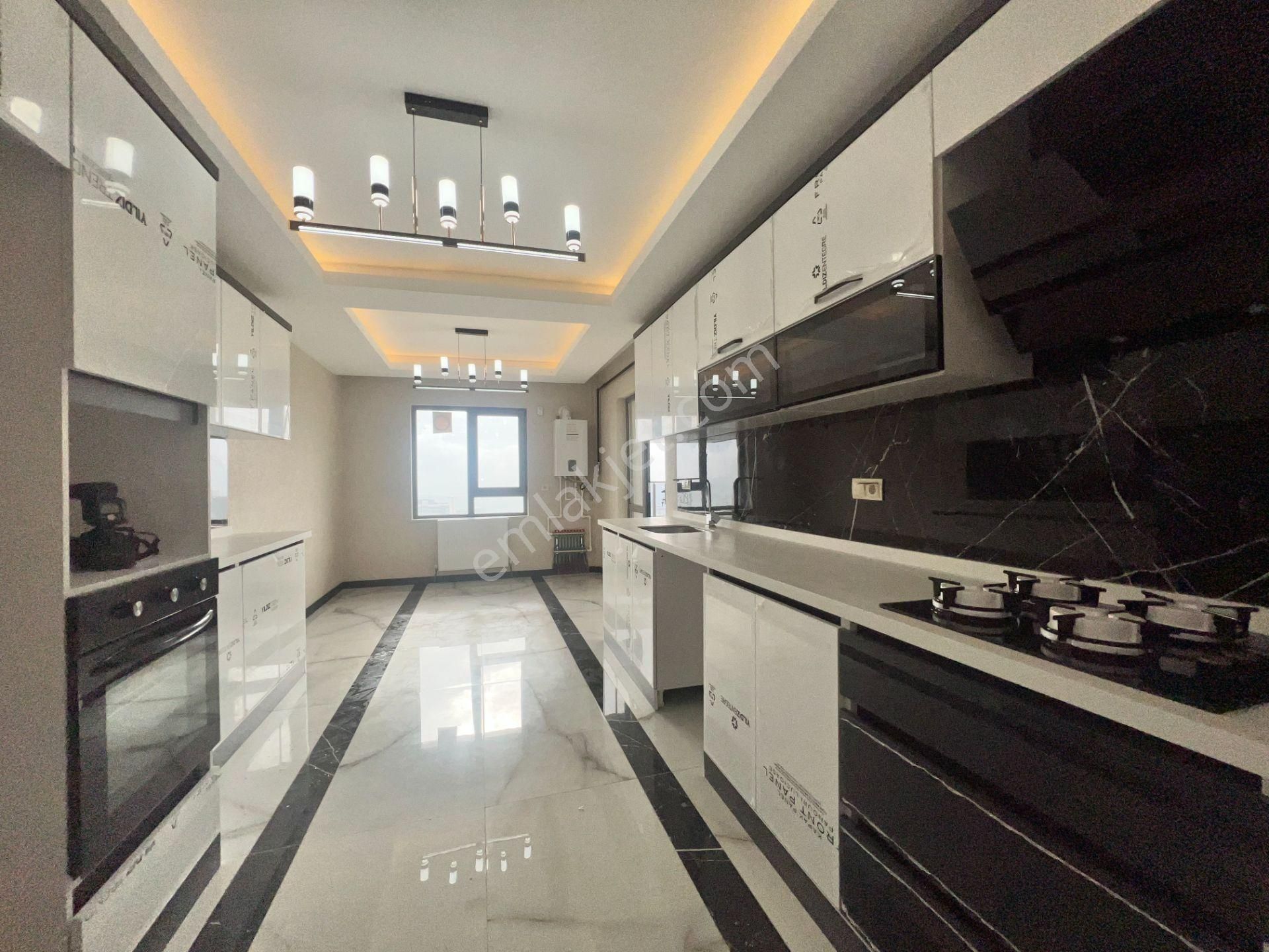 Pursaklar Ufuk Kılıç Emlak'tan Fırsat " 4+1 Ultra Lüx Sitede Şık Daire