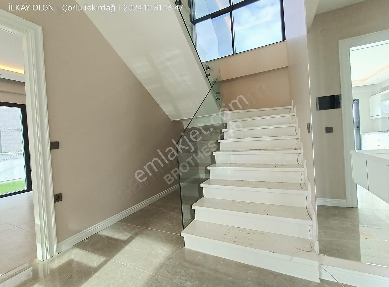Brothersdan Önerlerde 580m2 Arsa Paylı Satılık 4+1 Sıfır Villa - Görsel 17