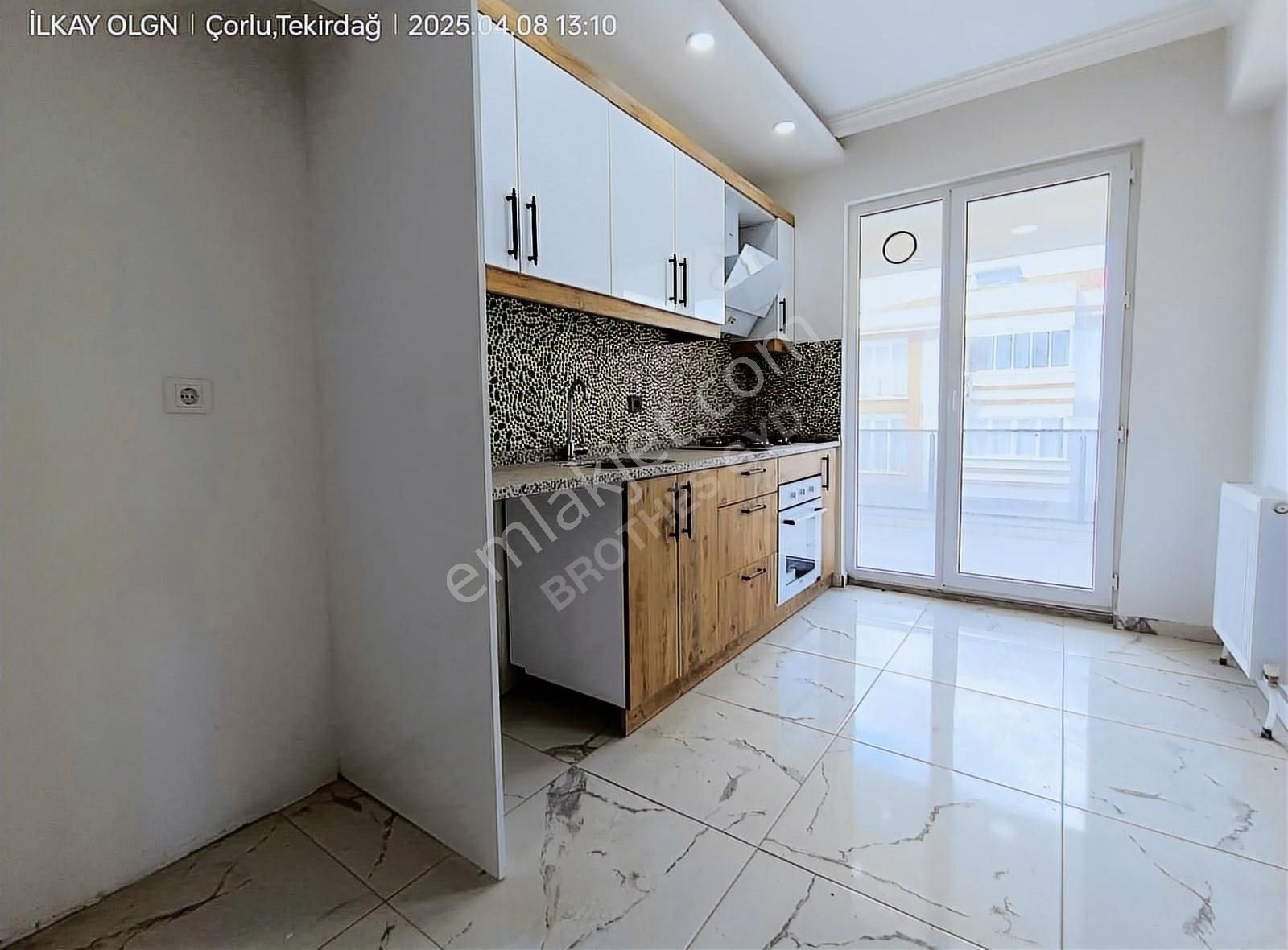 Brothersdan Rumeli Mah.havuzlu Sitede Arakat 115m2 2+1 Daire - Görsel 8