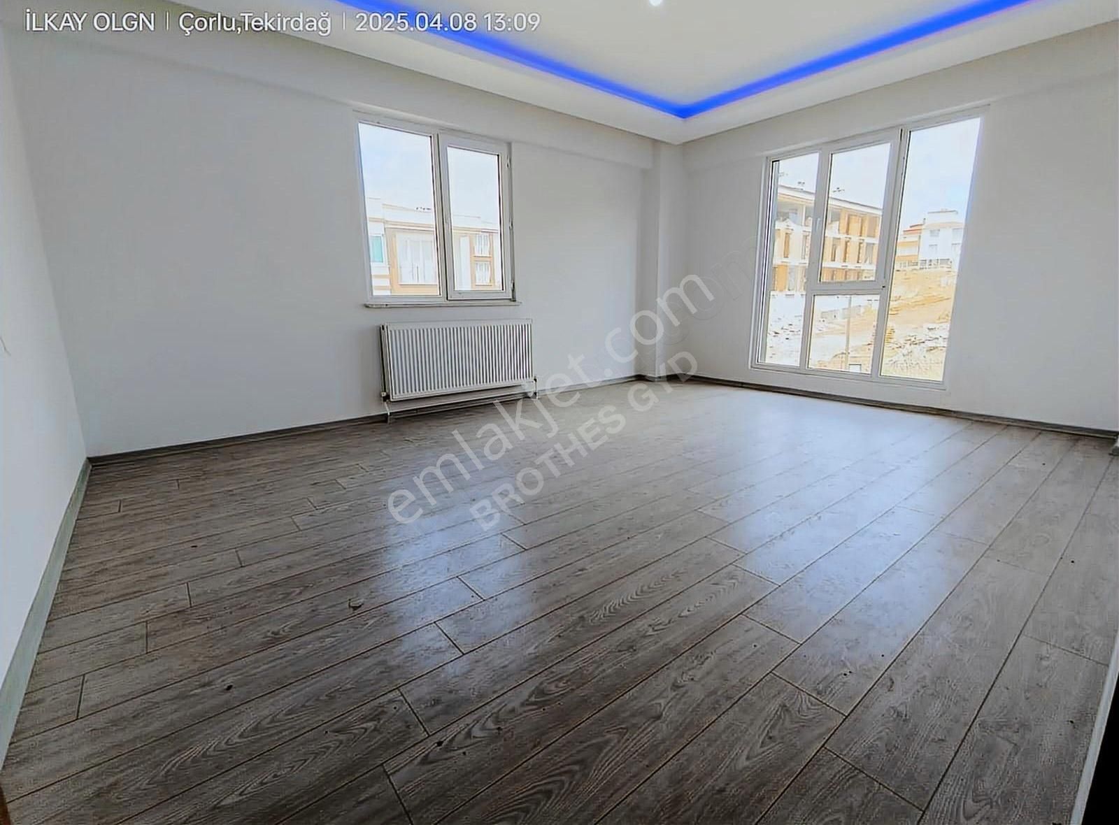 Brothersdan Rumeli Mah.havuzlu Sitede Arakat 115m2 2+1 Daire - Görsel 15
