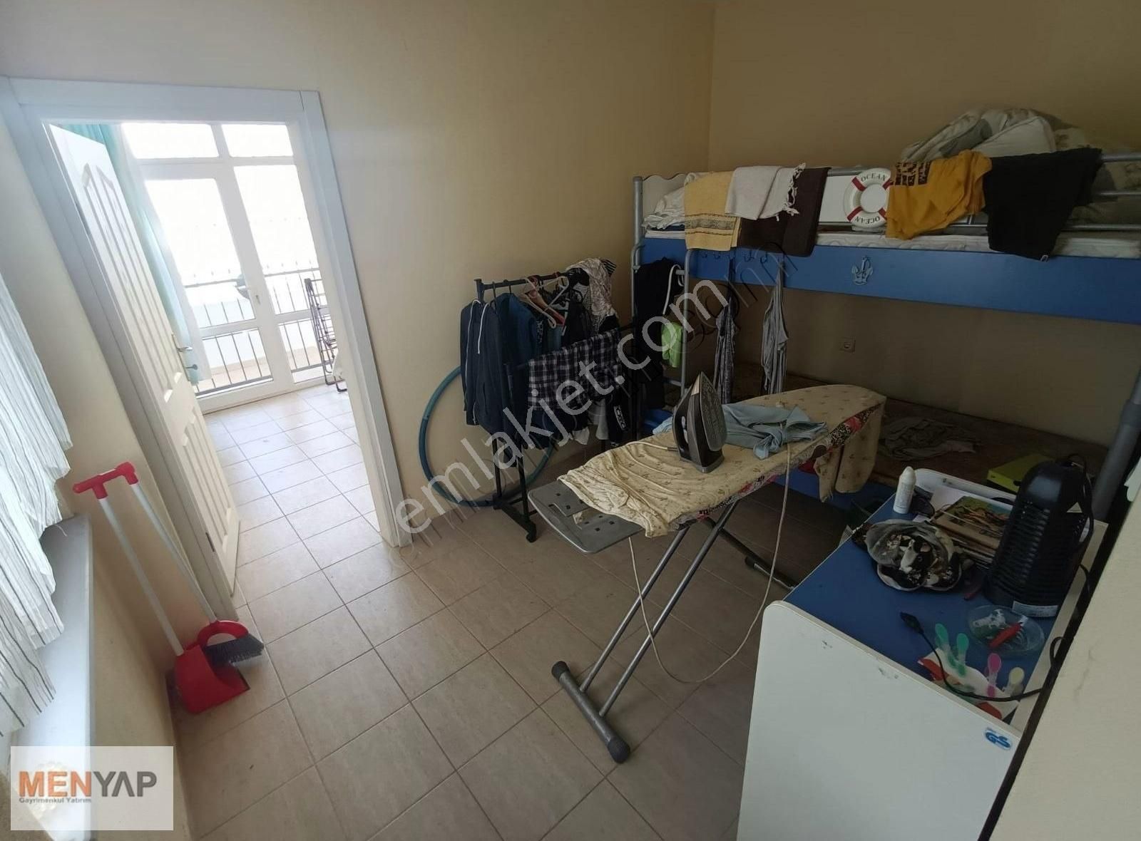 Tekirdağ Yeniçiftlik'te Denize Sıfır 3 Katlı Villa - Görsel 14