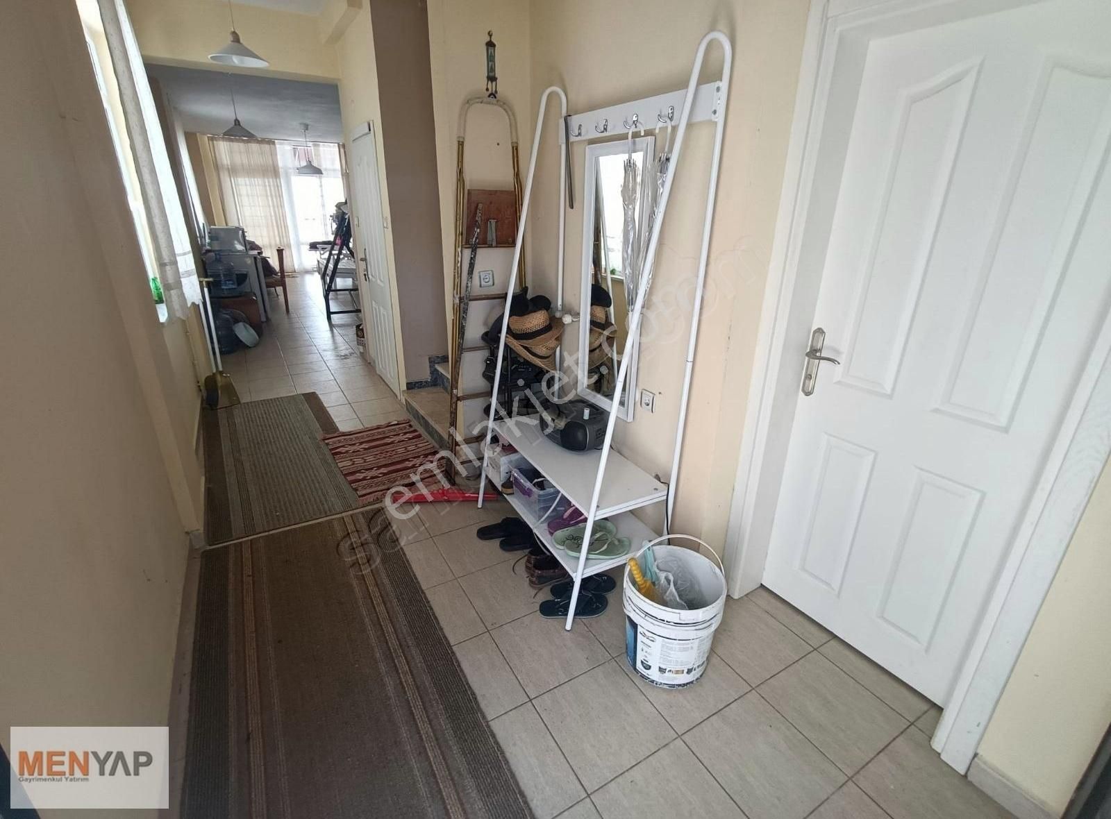 Tekirdağ Yeniçiftlik'te Denize Sıfır 3 Katlı Villa - Görsel 12