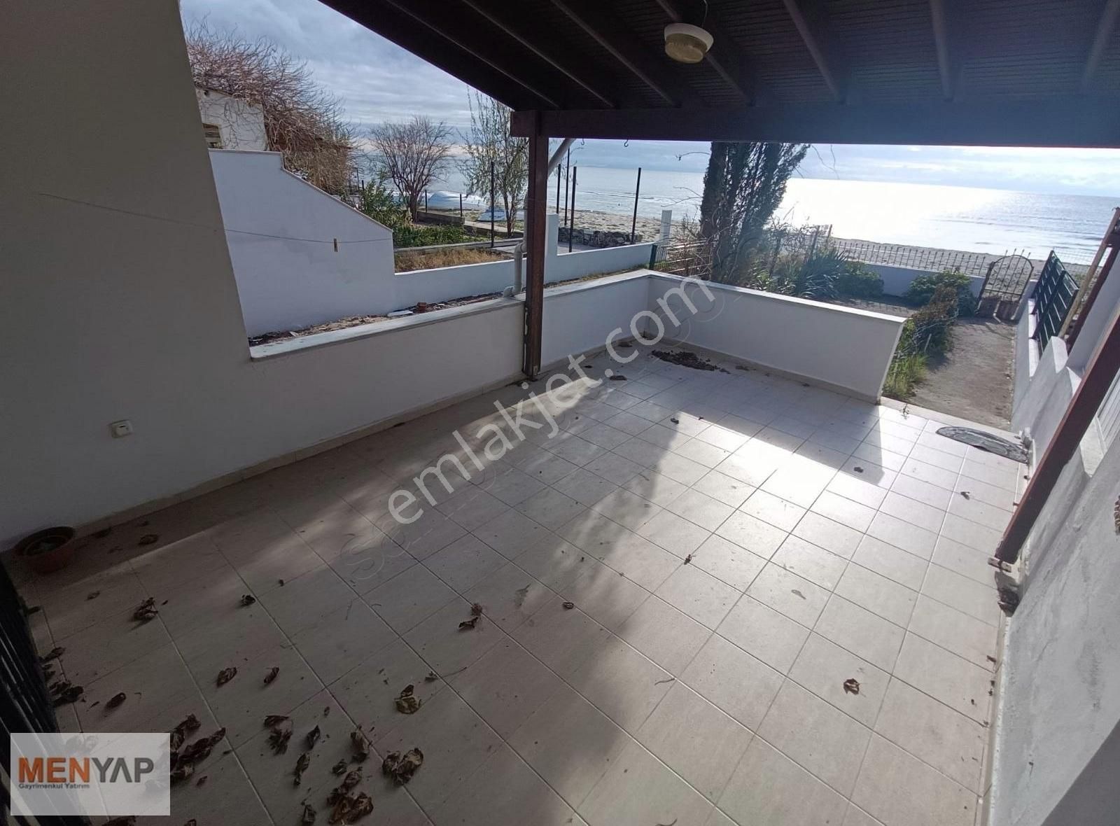 Tekirdağ Yeniçiftlik'te Denize Sıfır 3 Katlı Villa - Görsel 28