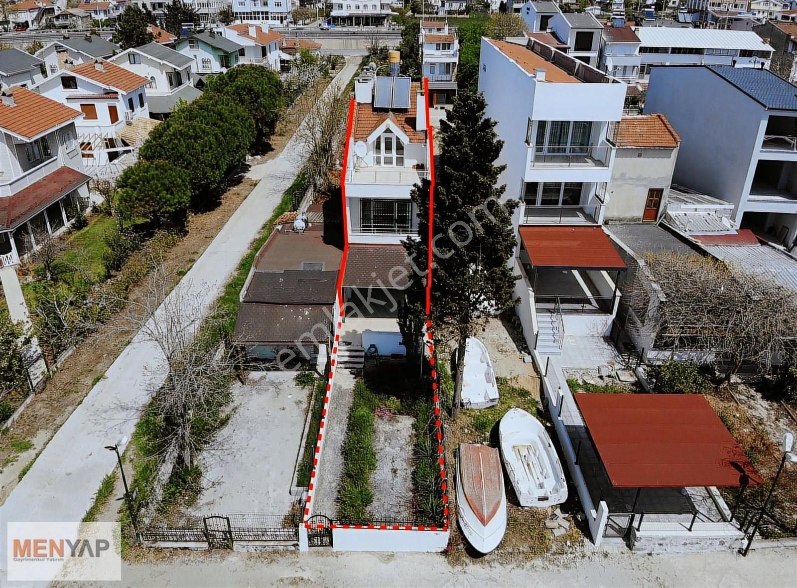 Tekirdağ Yeniçiftlik'te Denize Sıfır 3 Katlı Villa - Görsel 32