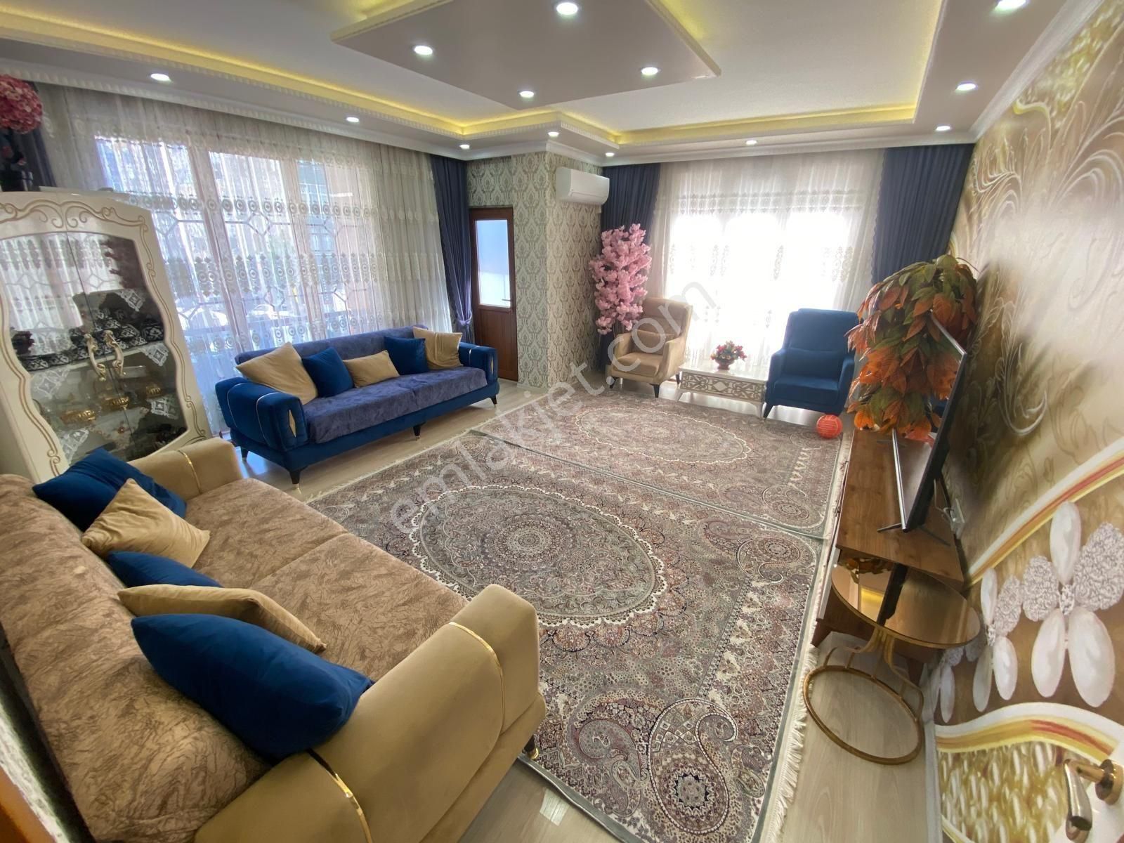 Pusula İnş.tan Cebeci Mah Cadde Uzerinde 140m2 3+1 1kat Daire