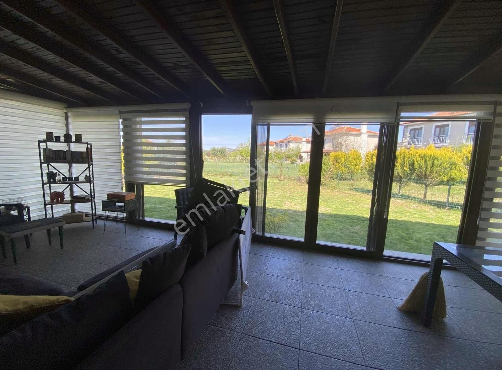 Ortaköyde Müstakil Güvenli Site İçerisinde Satılık Villa