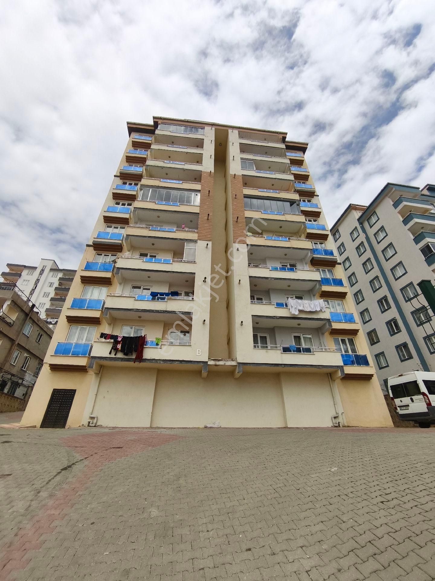 Er-taş'tan Sosyal Bilimler Lisesi Civarı Ara Kat 3+1