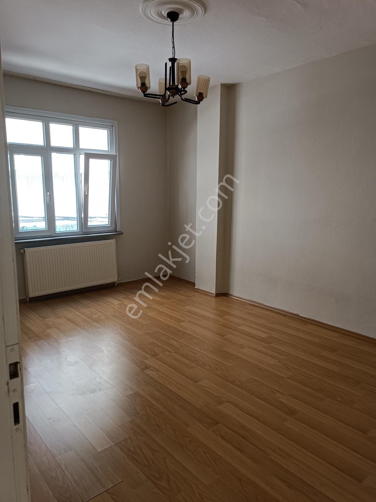 Esenler Oruçreis Mahallesinde 3+1 Bakımlı Kiralık Daire